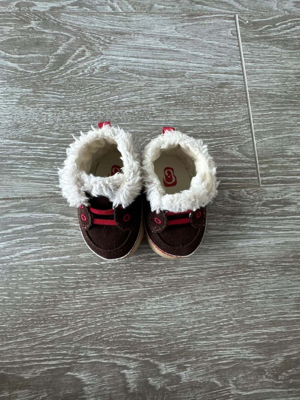Baby Sherpa Crib Booties Size 0-3 MOS Brown Red